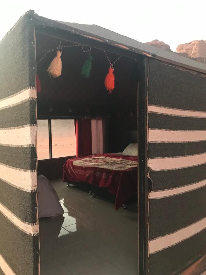 Black Irish Camp And Tours Wadi Rum Eksteriør bilde