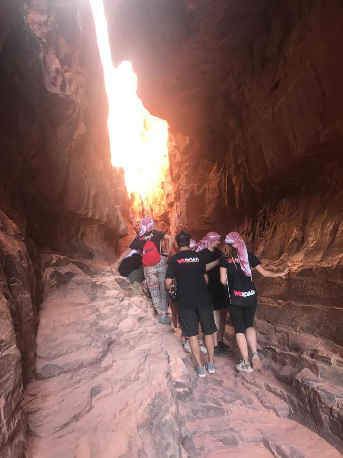 Black Irish Camp And Tours Wadi Rum Eksteriør bilde