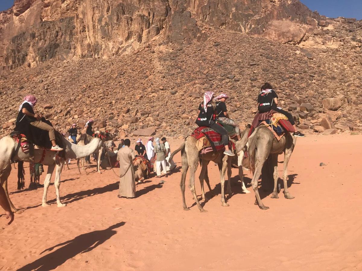 Black Irish Camp And Tours Hotell Wadi Rum Eksteriør bilde