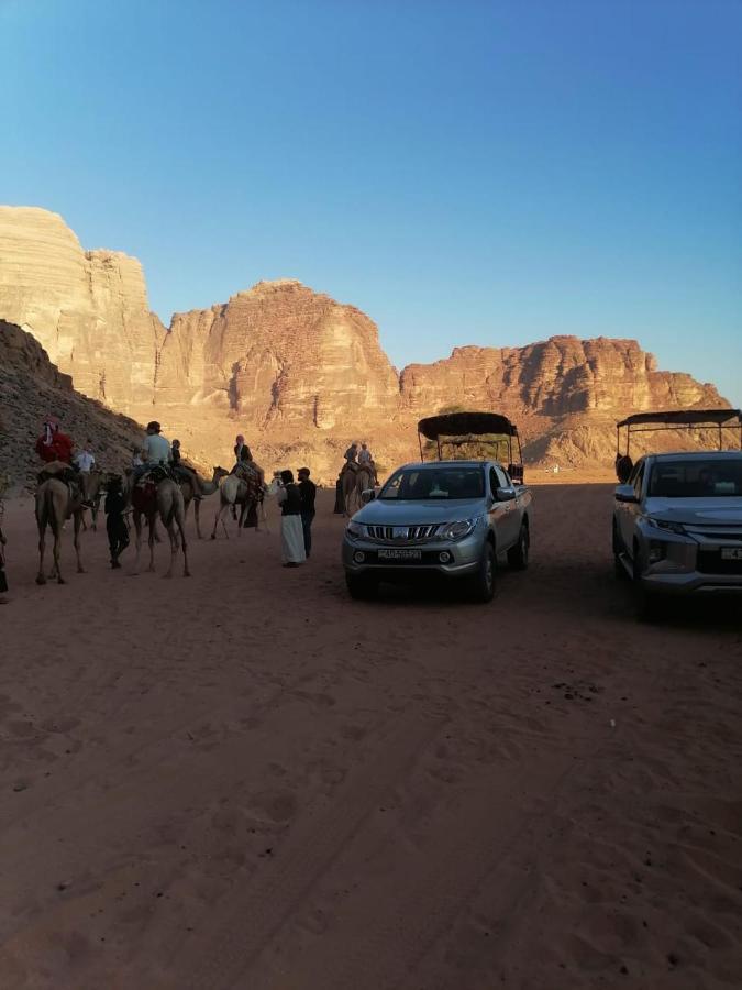 Black Irish Camp And Tours Hotell Wadi Rum Eksteriør bilde