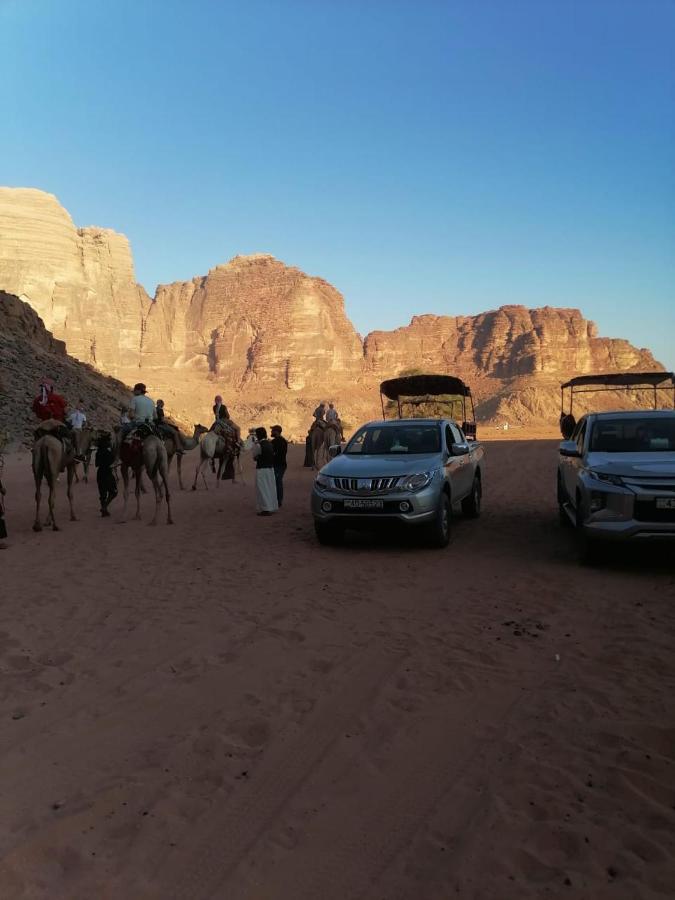 Black Irish Camp And Tours Wadi Rum Eksteriør bilde