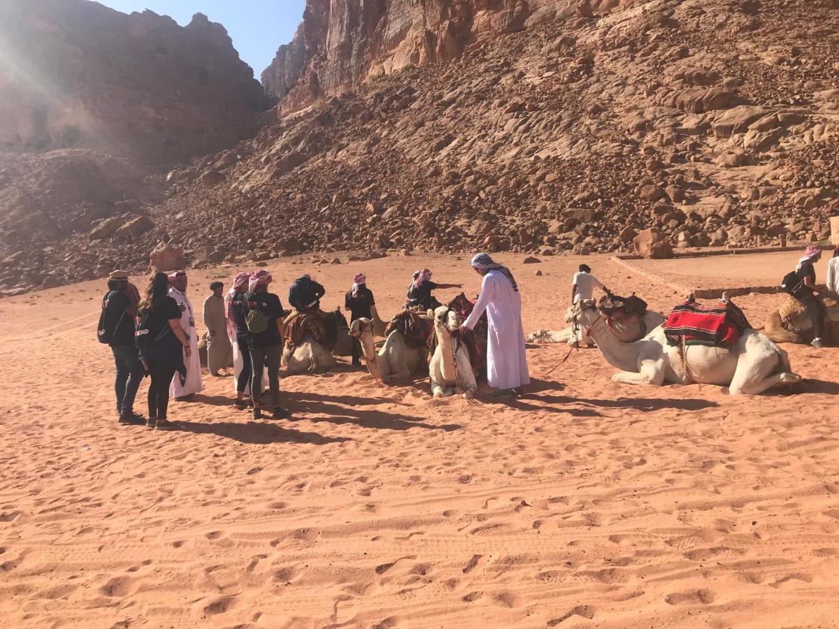 Black Irish Camp And Tours Hotell Wadi Rum Eksteriør bilde