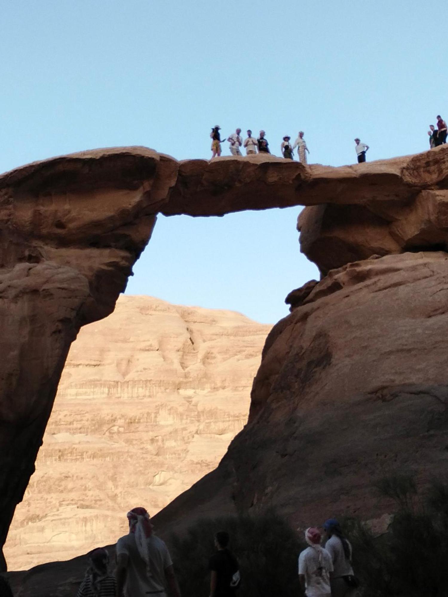 Black Irish Camp And Tours Wadi Rum Eksteriør bilde