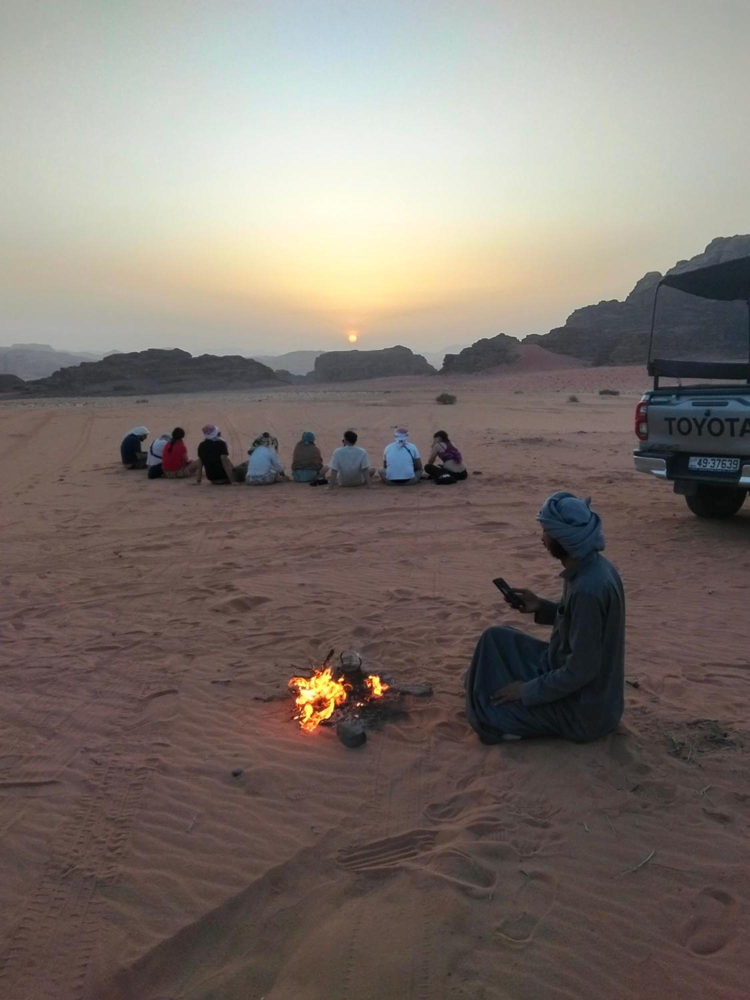 Black Irish Camp And Tours Wadi Rum Eksteriør bilde