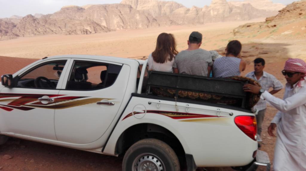 Black Irish Camp And Tours Wadi Rum Eksteriør bilde
