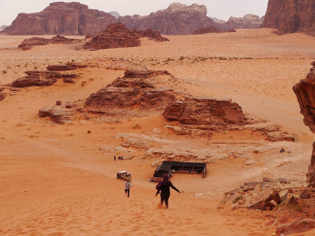 Black Irish Camp And Tours Hotell Wadi Rum Eksteriør bilde