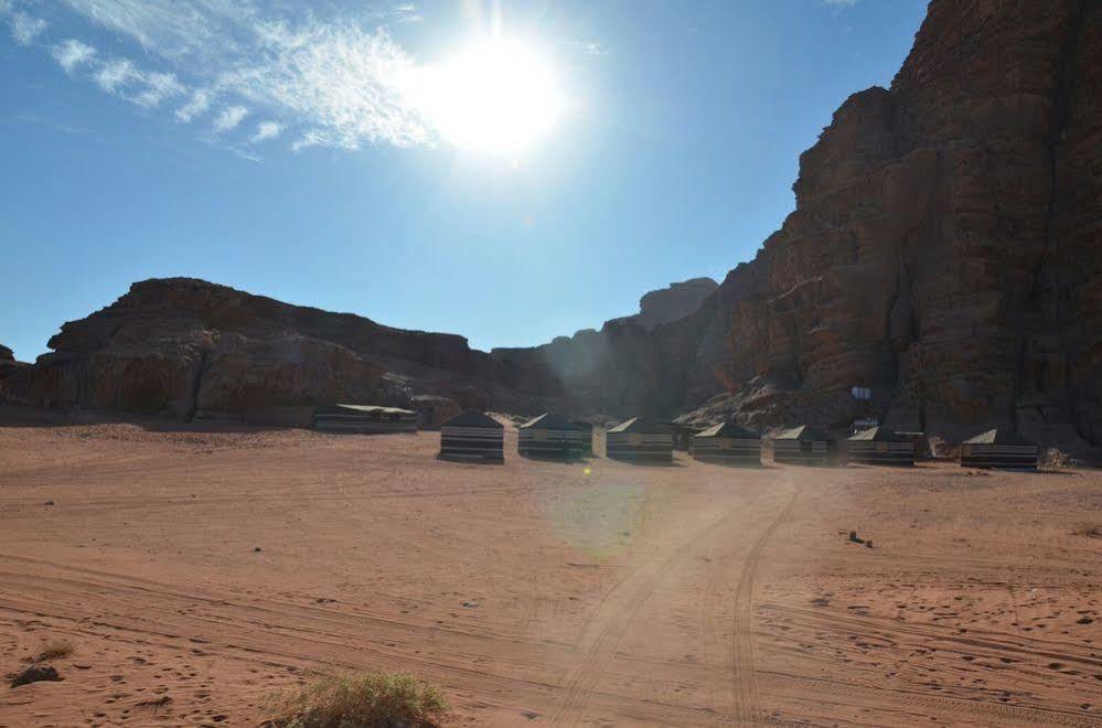 Black Irish Camp And Tours Hotell Wadi Rum Eksteriør bilde