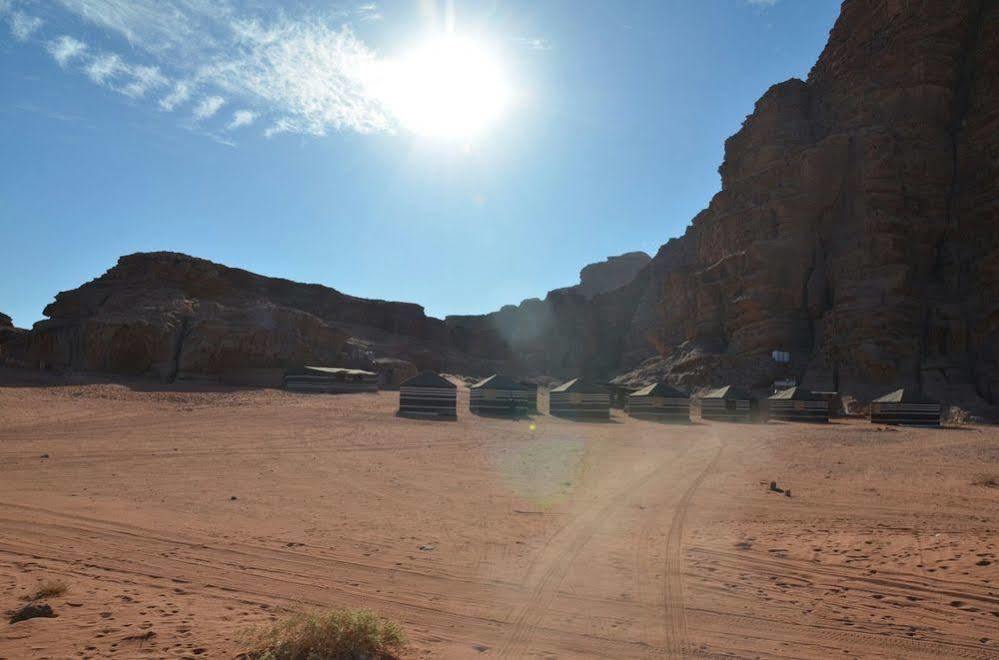 Black Irish Camp And Tours Wadi Rum Eksteriør bilde