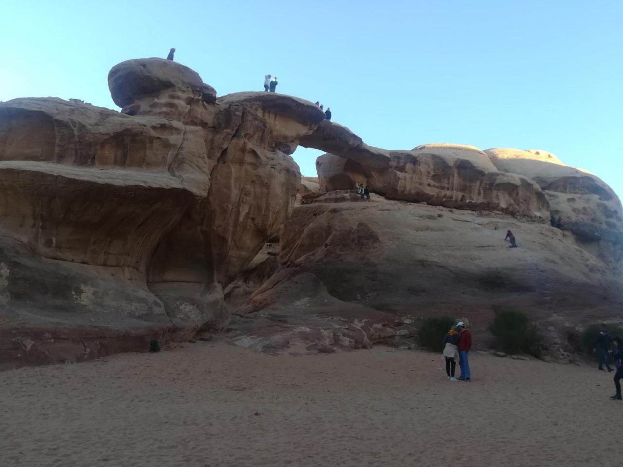 Black Irish Camp And Tours Wadi Rum Eksteriør bilde